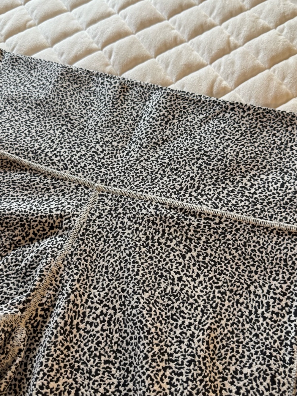 Athleta Salutation Stash II Textured Tight Leggings Black White Leopard Size 1X